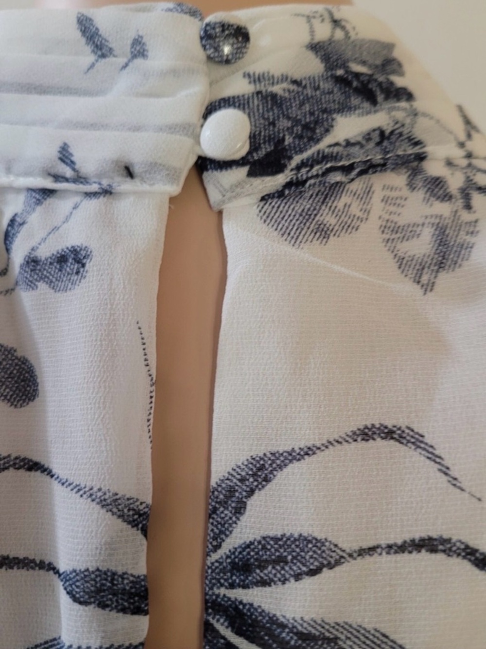 Tahari Sleeveless Floral Sheer Halter Top in White & Blue - Picture 6 of 6